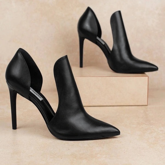 Steve Madden Black Leather Open Dolly 